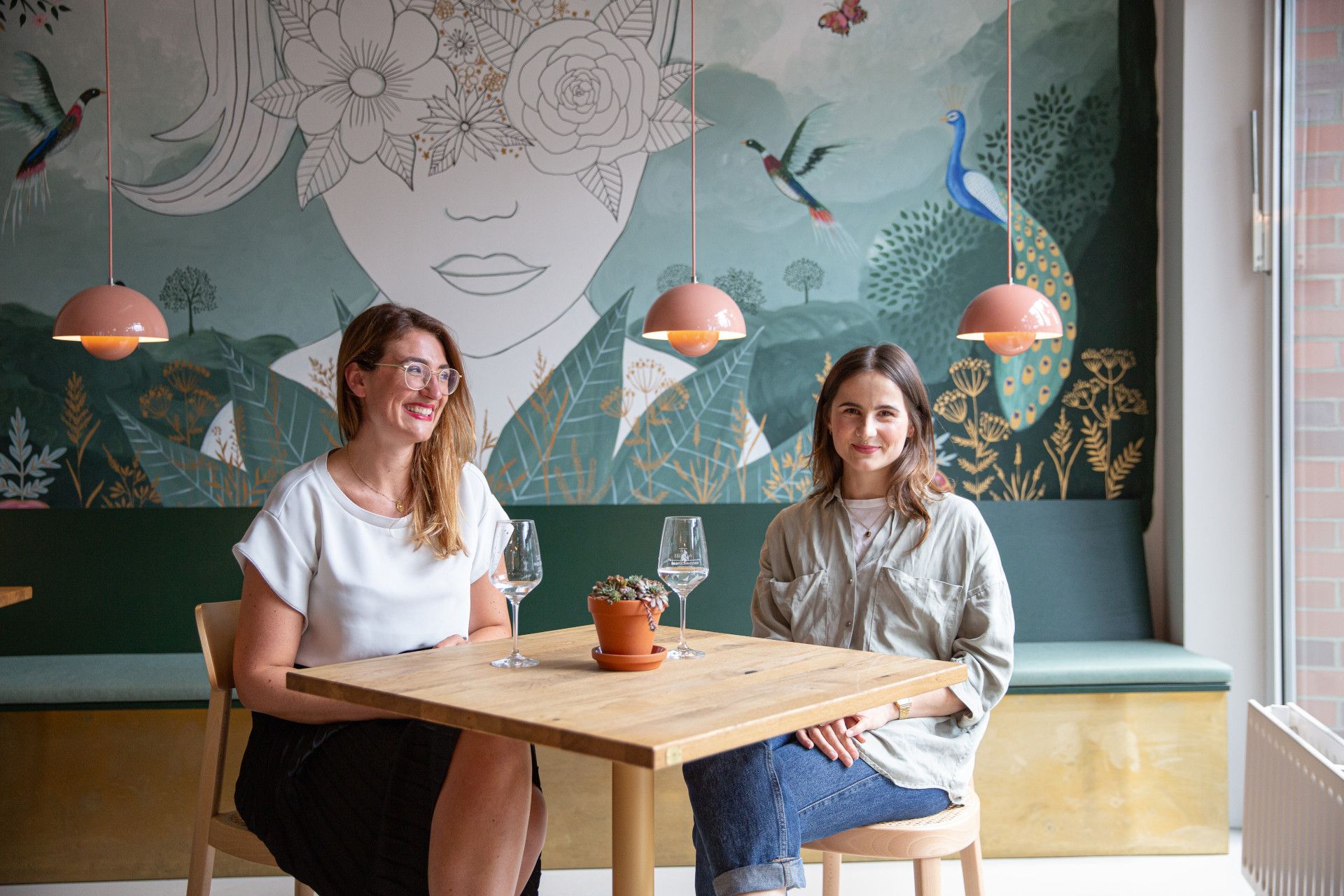 Gesprächssituation zwischen Regina und Katrin, Münster